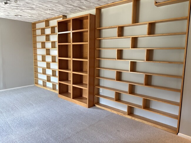Building Photo - 412 Kojun Ct