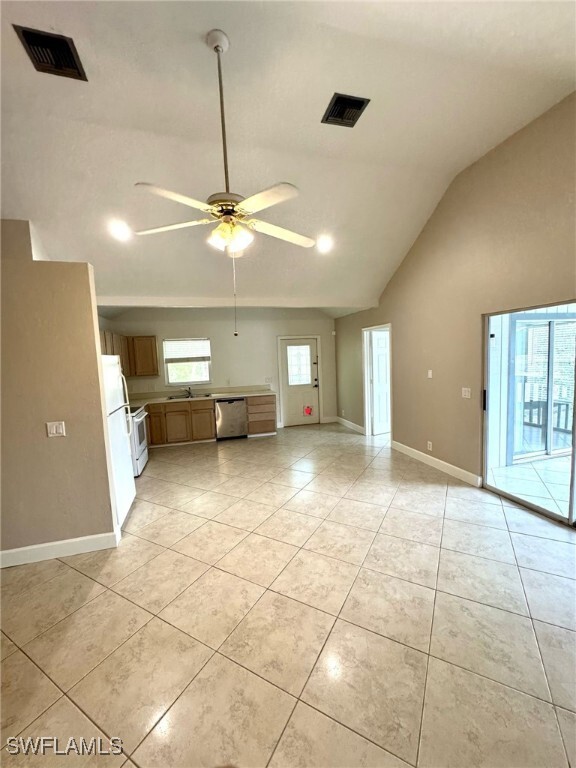 Building Photo - 6560 Sandalwood Ln