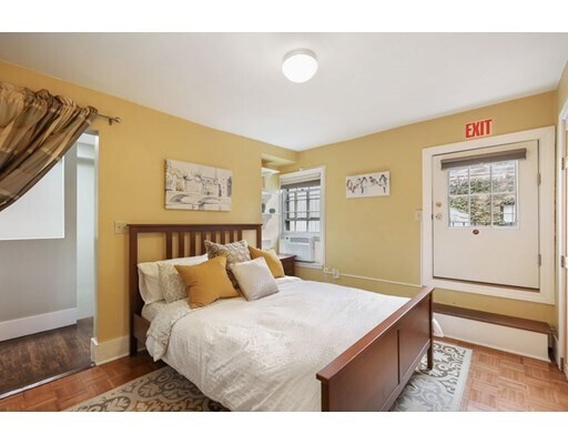 Building Photo - 55 W Cedar St