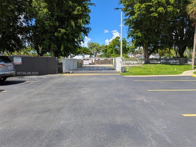 Building Photo - 13700 SW 62nd St