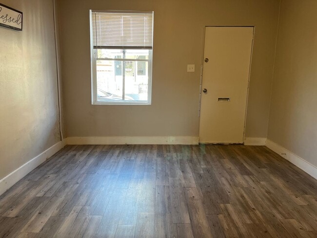Building Photo - 3 Bedroom 1 Bath Home in Lancaster City - ...