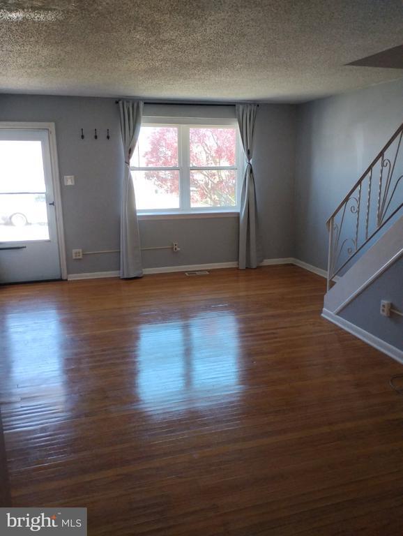 Building Photo - 4510 Strahle St