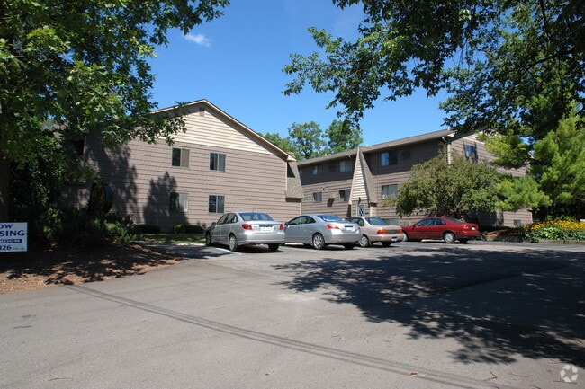 Oakwood Apartments - East Lansing, MI | Apartment Finder