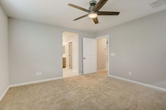 Building Photo - 10643 Enridge Ave