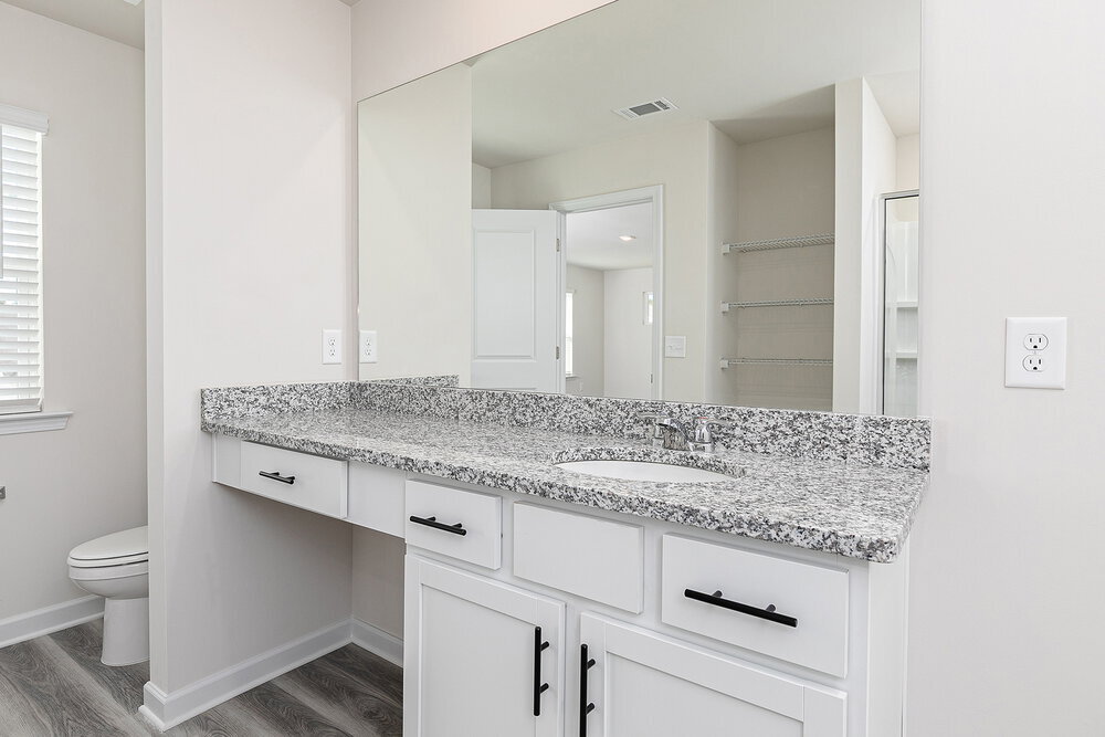 Building Photo - 664 Mackenzie Cv