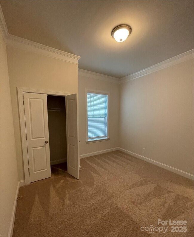 Building Photo - 175 Yellow Birch Loop