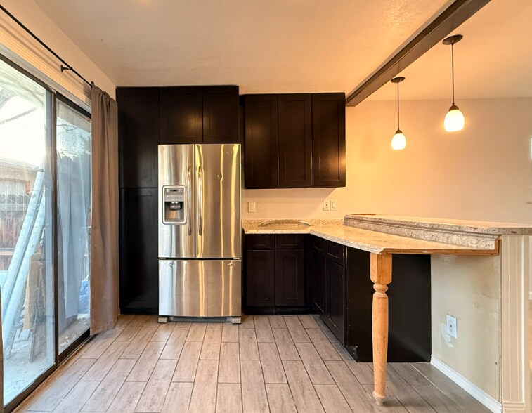 Building Photo - 7520 W Oregon Dr