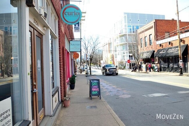 Building Photo - 3205 N Davidson St