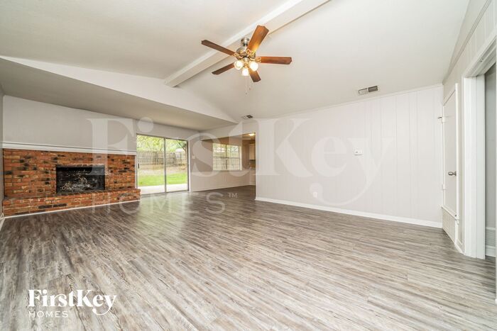 Building Photo - 204 E Lanett Dr