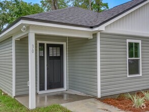 Building Photo - New 3 Bedroom Available Today!