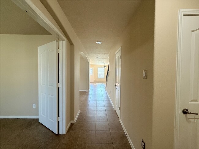 Building Photo - 246 Golden Grain Dr