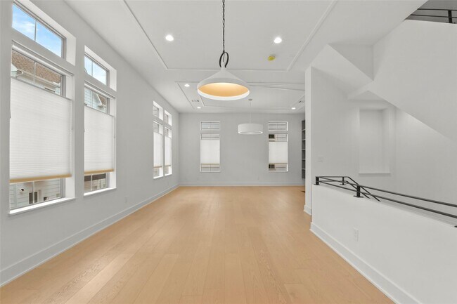 Building Photo - 1247 Peden St