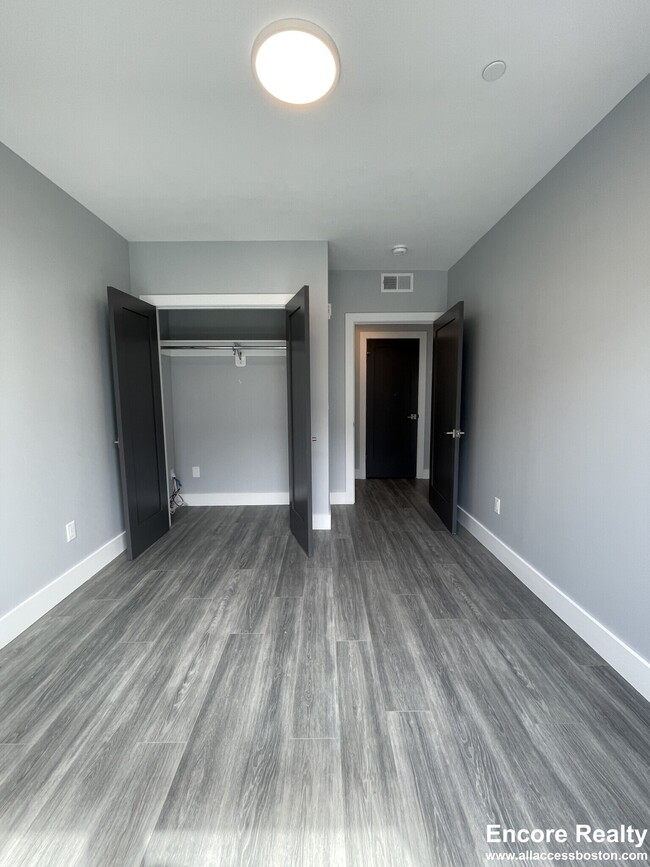 Building Photo - 365 Western Ave