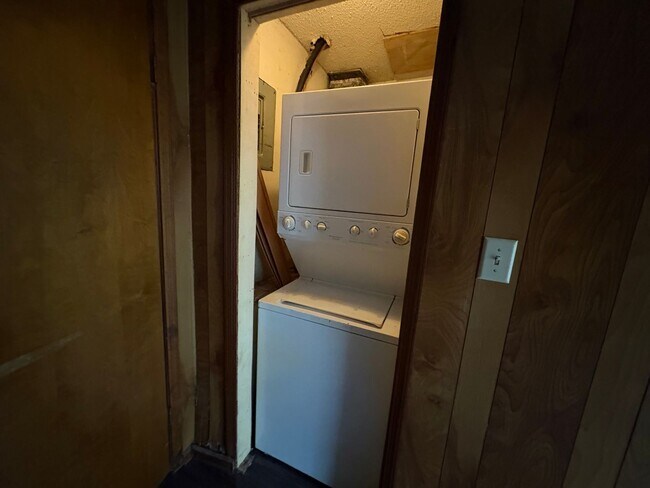 Building Photo - 136 Tyrone Blvd