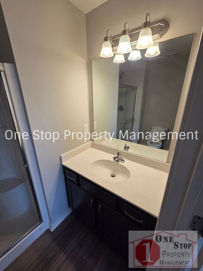 Building Photo - 3 Bedroom / 2.5 Bathroom Townhome in Louisburg, KS!