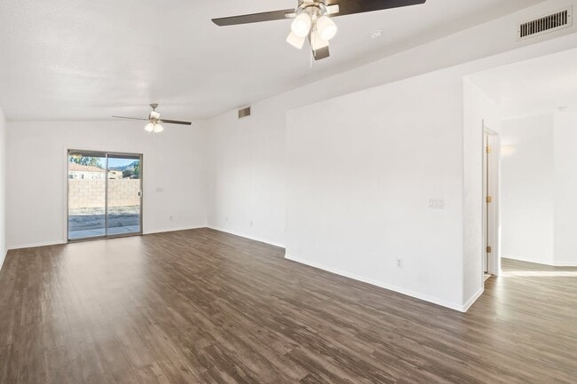 Building Photo - 6322 W Desert Laurel Ln