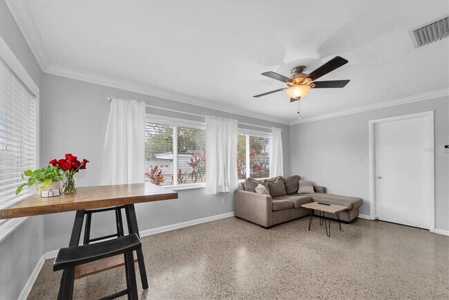 Building Photo - 3623 W Gray St