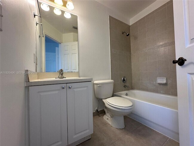 Building Photo - 2308 SE 23rd Terrace