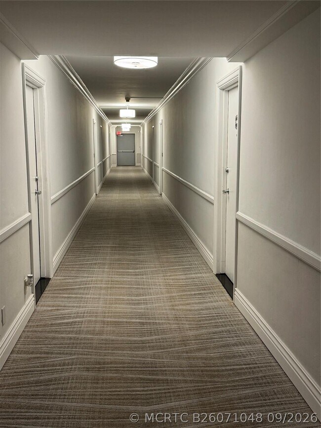 Building Photo - 3800 Galt Ocean Dr