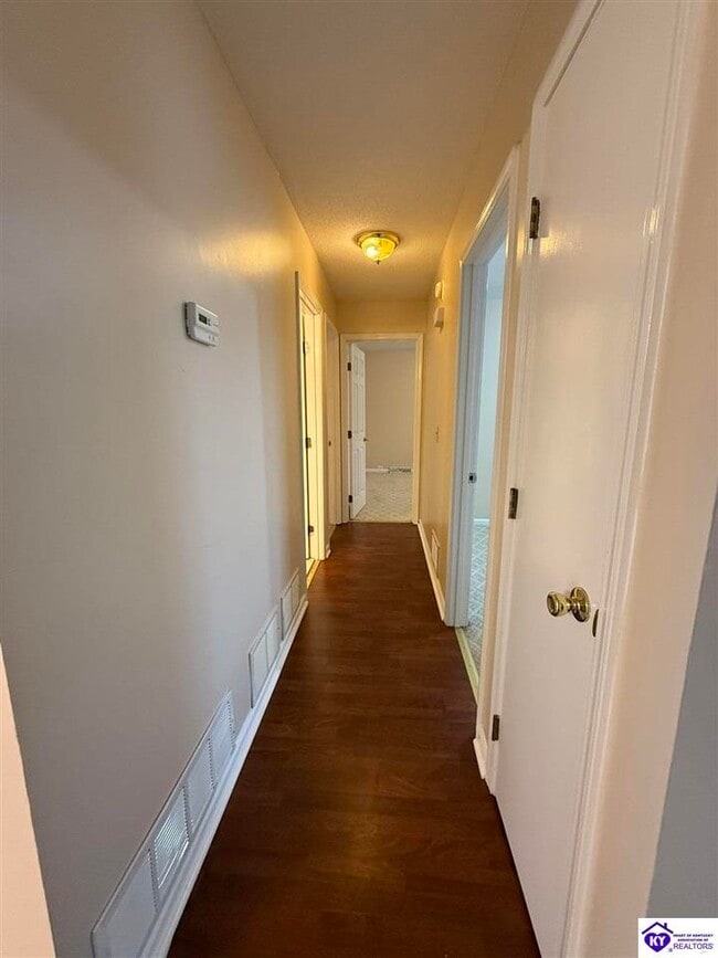 Building Photo - 114 Monroe St