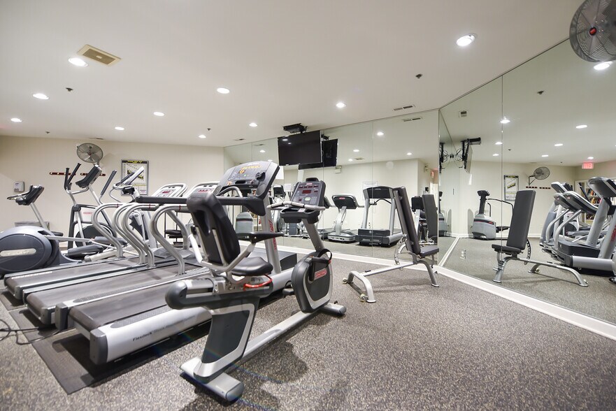 Work out room. - 1405 Roundhouse Lane