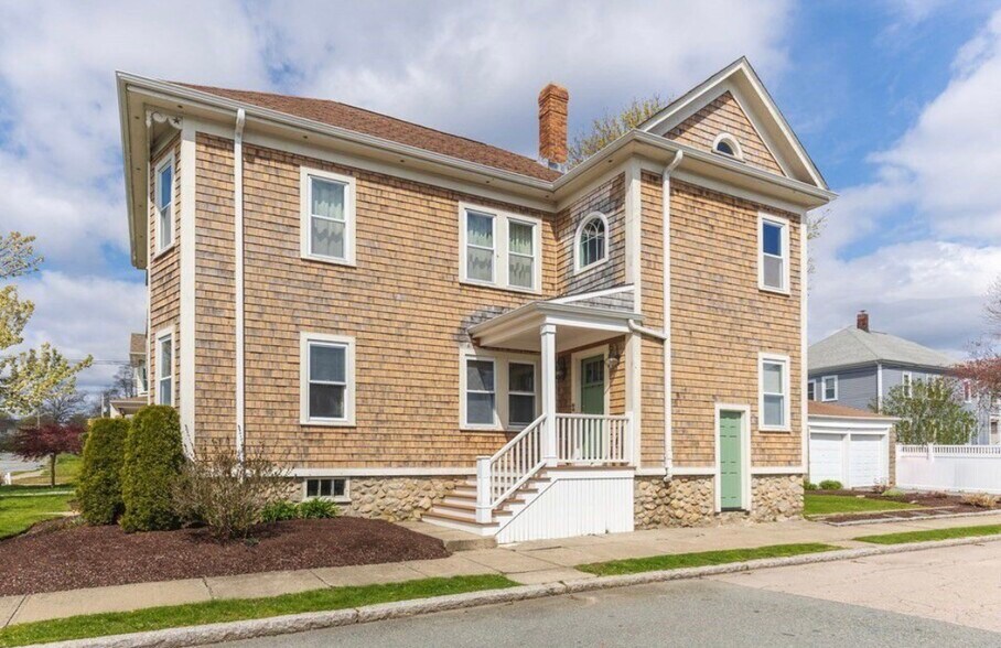 Building Photo - 445 Wood St