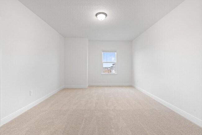 Building Photo - 2276 Hen Rd