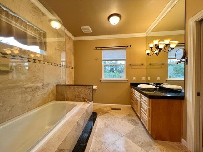 Building Photo - Custom Features, 3 Bedroom, 2 Bathroom, Napa Home