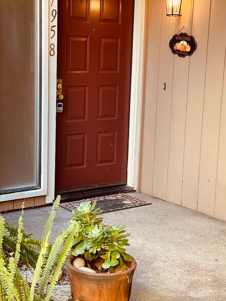 FIRST LEVEL EASY ACCESS - 7958 Arcade Lake Ln