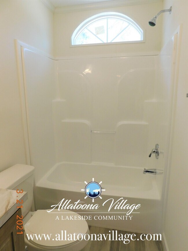 Building Photo - 3BR/2Bth w/ Lake Access and Pet Friendly i...