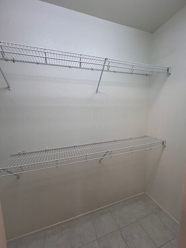Building Photo - Southwest / Gated / Community pool and spa
