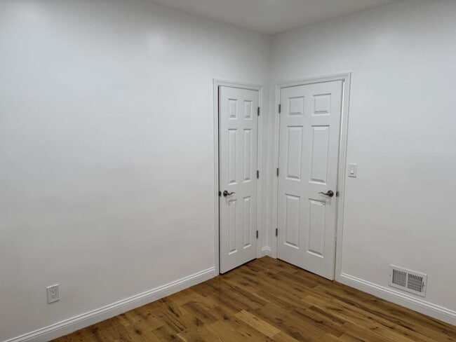 Building Photo - 1547 Lenox Pl