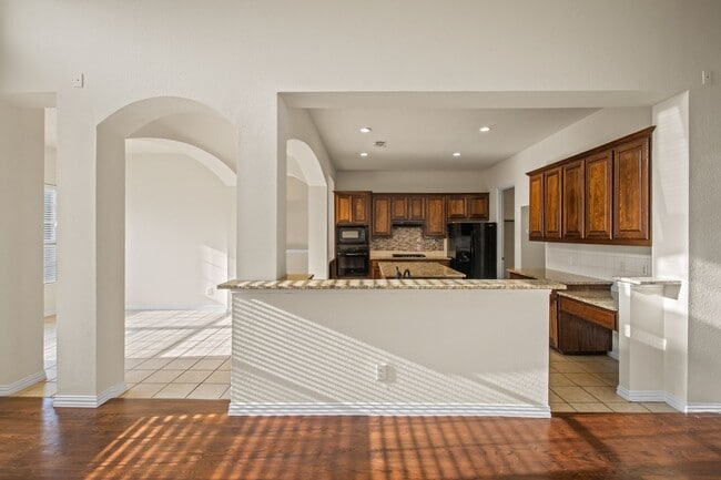 Building Photo - Stunning 4-Bedroom Rental Home with office...