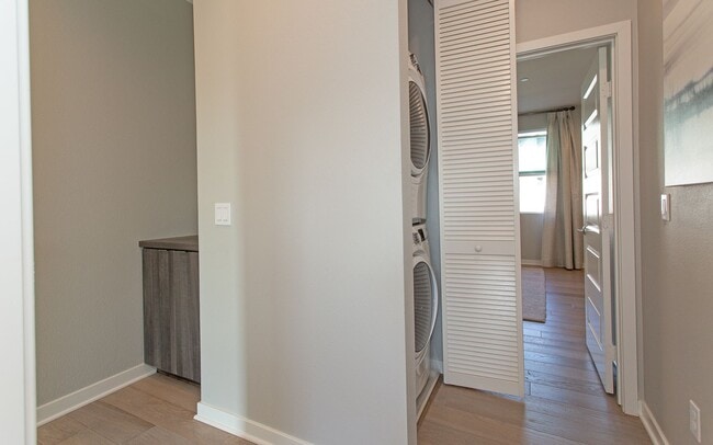 Building Photo - Beautiful contemporary design home in Bressi Ranch!