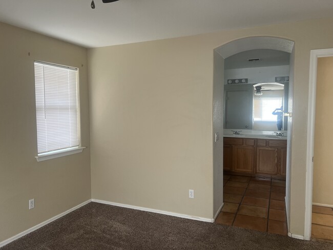 Building Photo - 7825 W San Miguel Ave