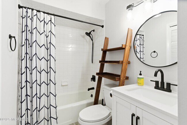 Building Photo - 132 Sampson Ave