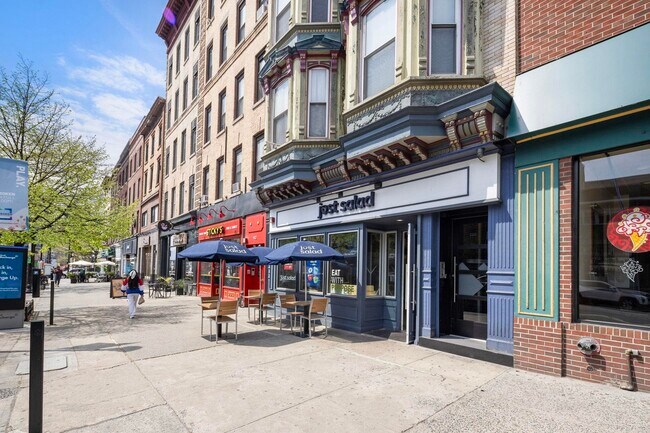 Building Photo - 114 Washington St