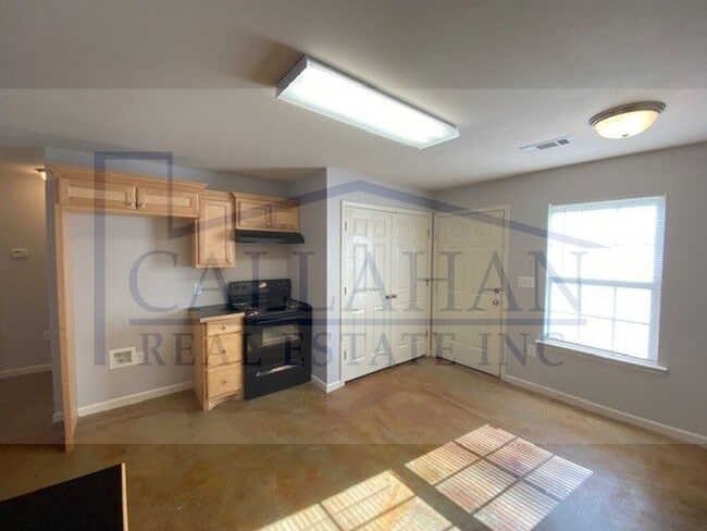 Building Photo - 8001 Langer Ln