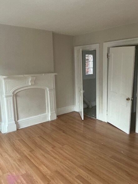 Building Photo - 40 Carpenter Ave