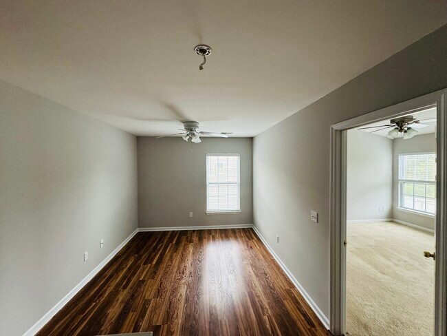 Building Photo - 39 Hamilton Grove Dr