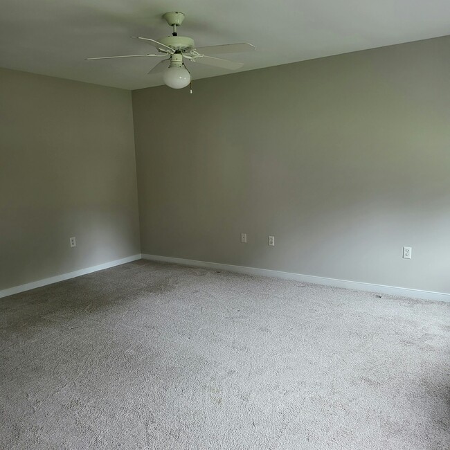 Building Photo - 12302 Hillcreek Cir