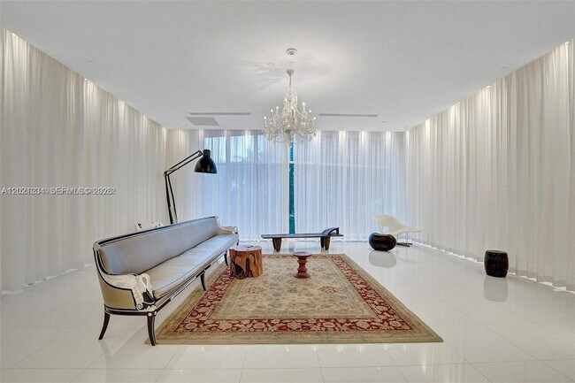 Building Photo - 475 Brickell Ave