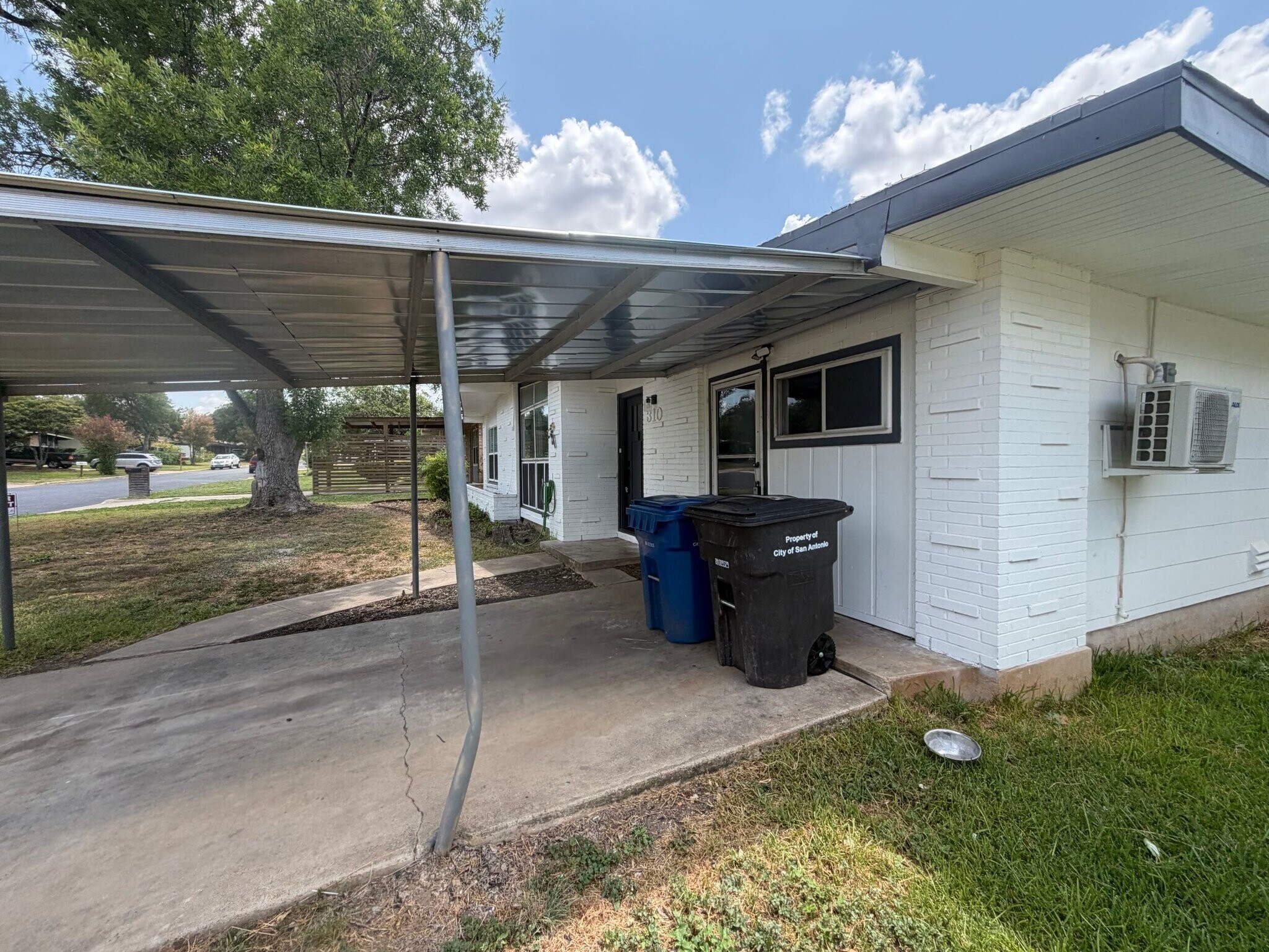 Building Photo - 310 Hialeah Ave