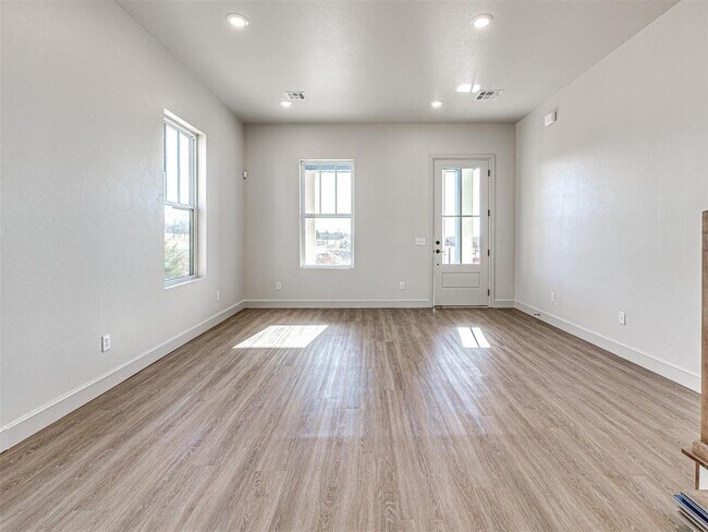 Building Photo - 29596 Memory Ln
