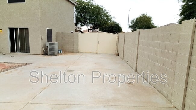 Building Photo - 12532 W Myer Ln