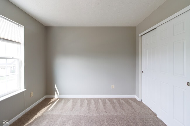 Building Photo - 856 Adena Ln