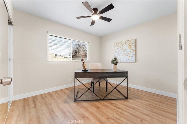 Building Photo - 15542 Mayflower Ln