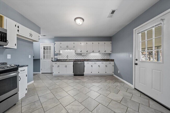 Building Photo - 9496 Holly Grove Rd