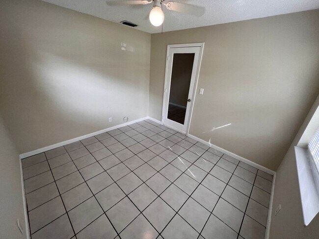 Building Photo - Excellent 4 Bedroom in Coral Springs