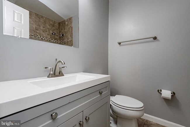Building Photo - 8508 Blue Bird Woods Ct